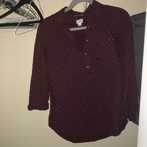 Women’s maroon button down 3/4 length shirt